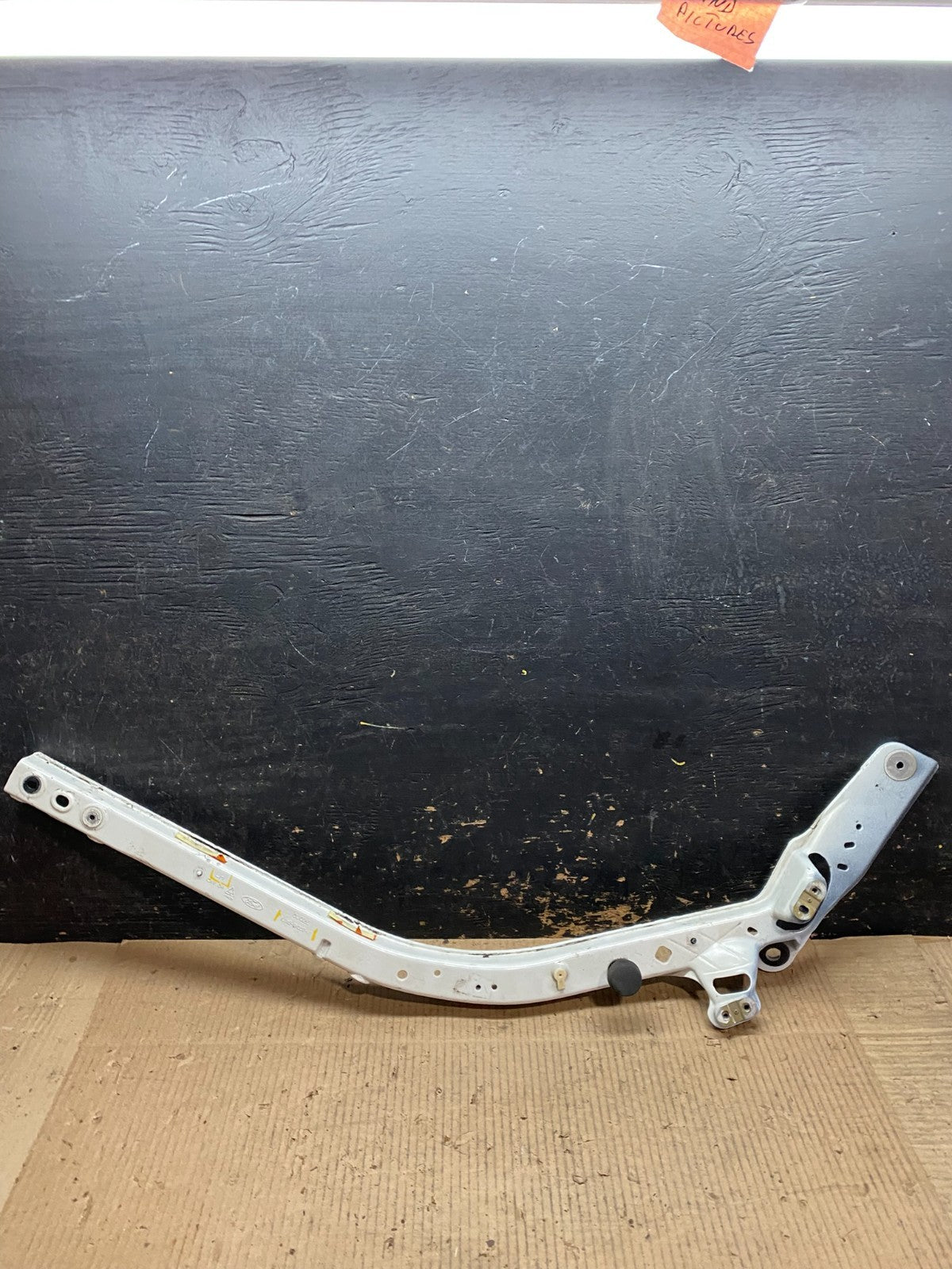 2020 to 2023 Ford Explorer Left Driver LH Upper Tic Bar Oem W5996 DG0