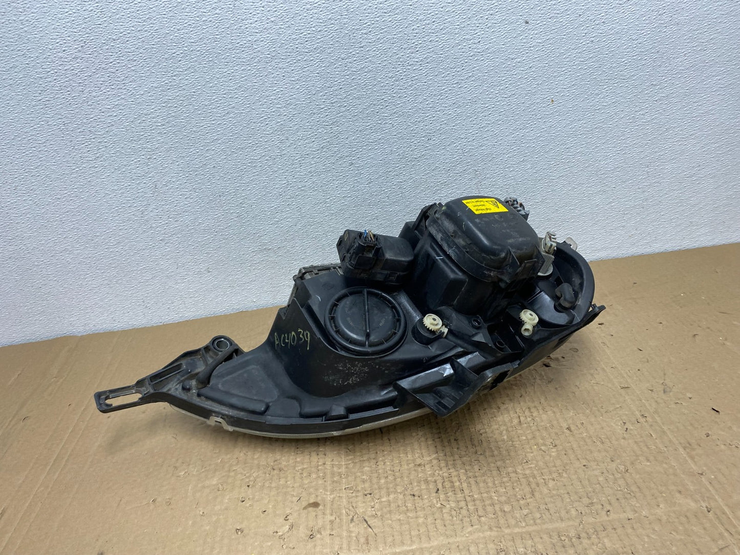 2002 - 2005 Mercedes ML ML350 ML500 Left Driver LH Xenon Headlight AC4039 DW4