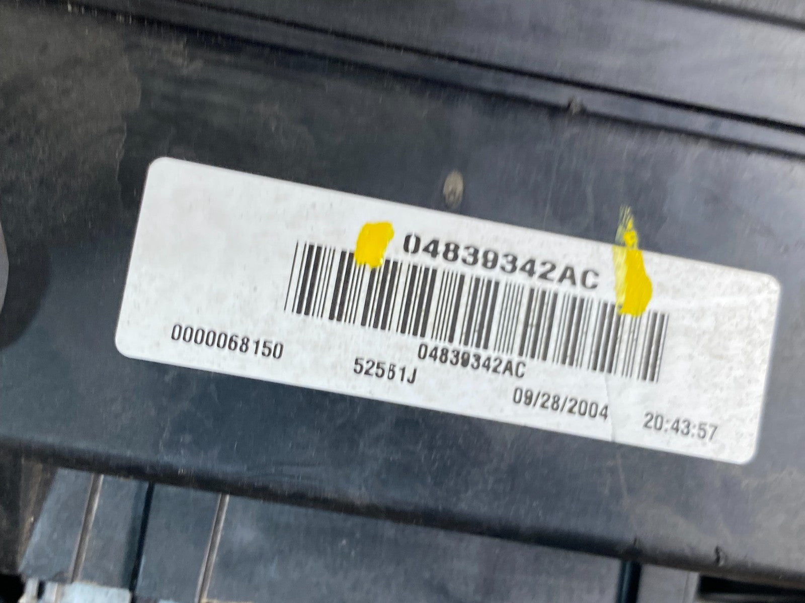 2005 Jeep Grand Cherokee Commander BCM Body Control Module R6454 DG8