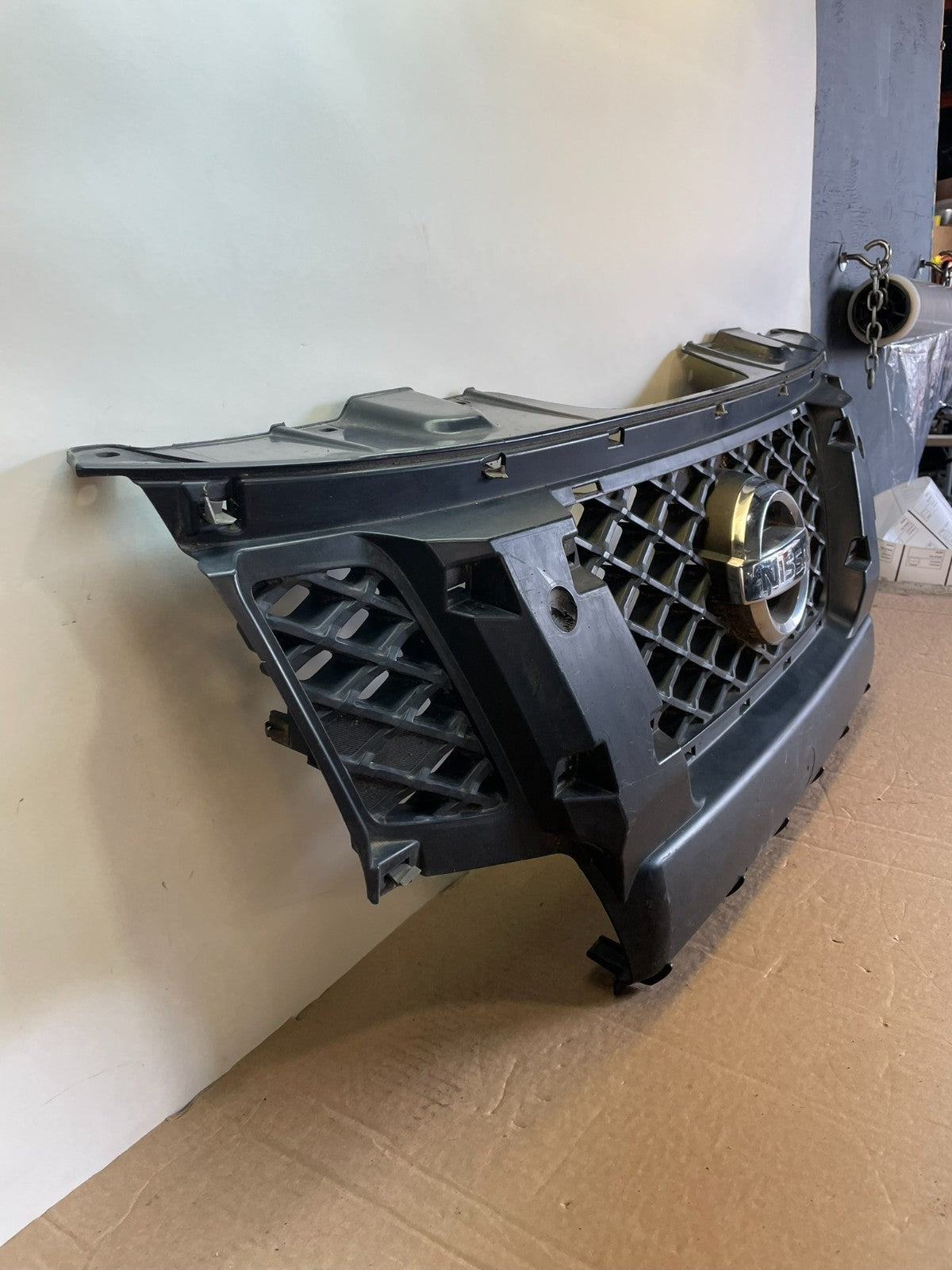 2009 to 2013 Nissan Xterra Front Upper Grill Grille ag9811 DG2