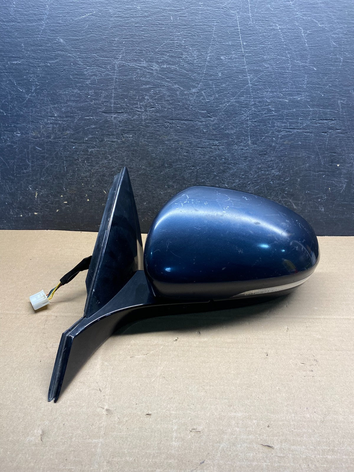 2017-2019 Kia Cadenza Left Driver Side View Door Mirror Turn Signal AH9750 DG0