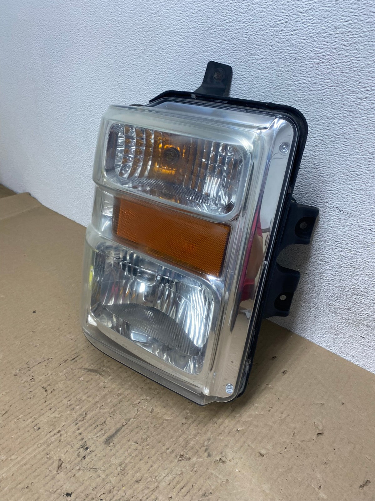 2008 to 2010 Ford F250 Super Duty Right Passenger RH side Headlight AE7130 LK1