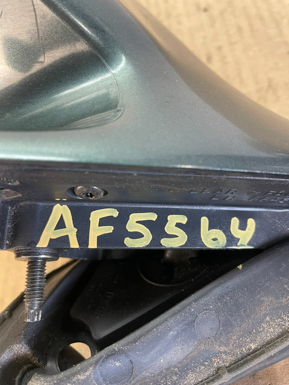2000-2004 Toyota Avalon Left Driver LH Side View Door Mirror AF5564 DG11