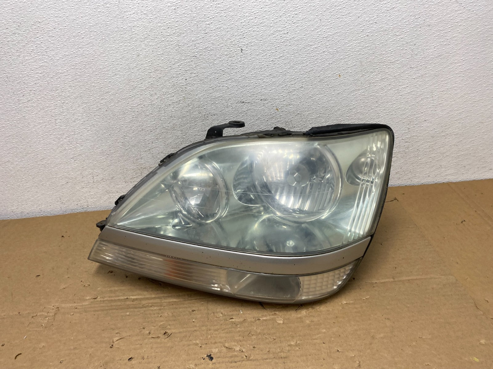 2001 2002 2003 Lexus RX300 Left Driver Headlight Xenon HID AD4053 DW0