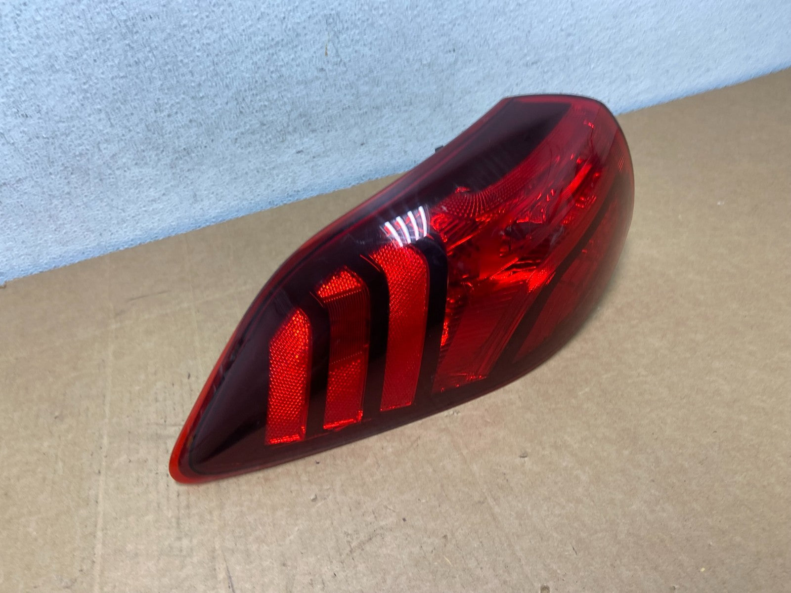 2019 to 2021 Hyundai Tucson Left Driver LH Side Tail Light ad5409 DG2