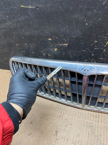2000 to 2001 Infiniti i30 Front Upper Grill Grille OEM OEM u6421 DG4