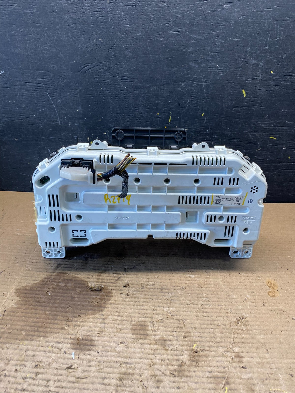 2011 to 2013 Ford E150 E250 E350 VAN Gauge Speedometer Cluster R2719 DG4