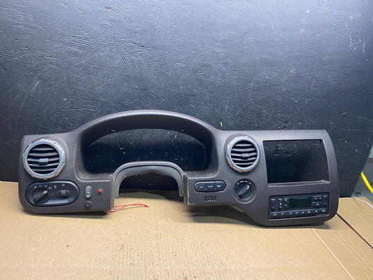 2003 - 2006 Ford Expedition Dash Speedometer Radio Climate Bezel Trim T1404 DG0