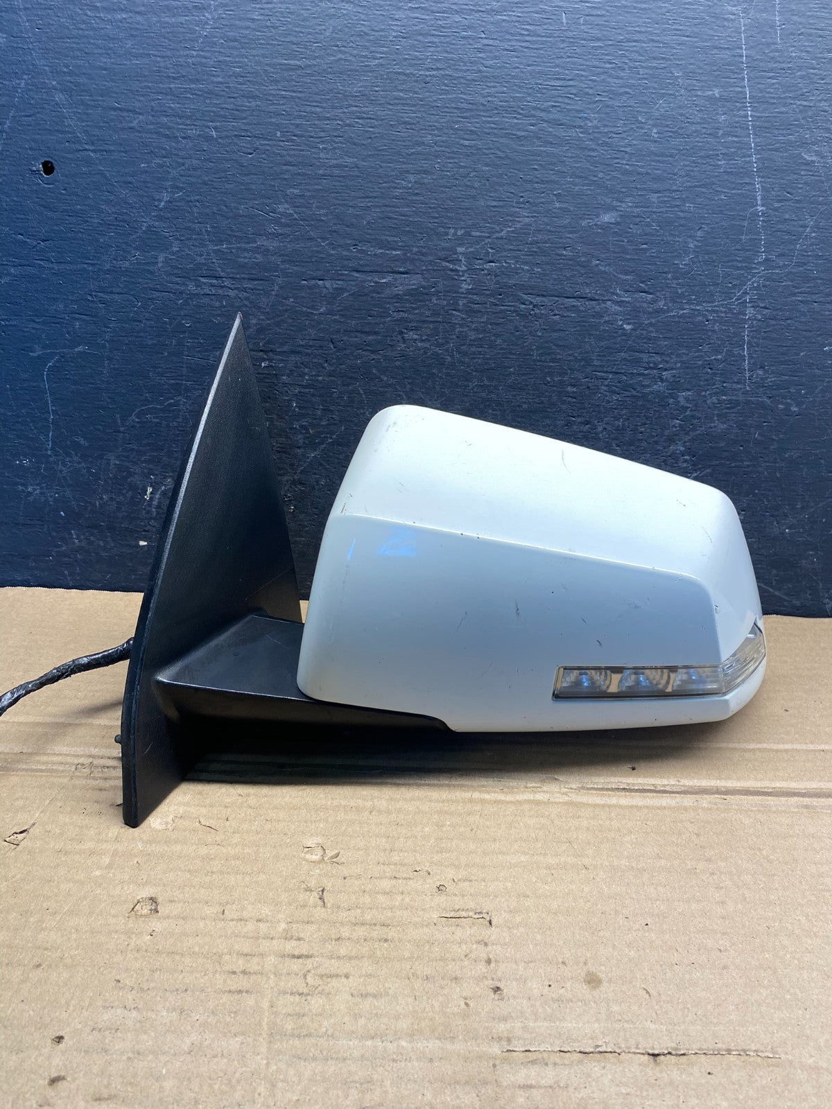 2009 to 2015 GMC Acadia Left Driver LH View Turn Signal Door Mirror AE8120 DG0