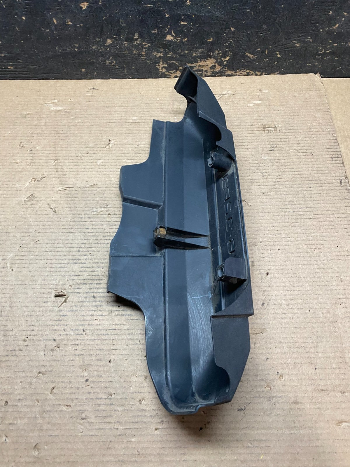 2008 to 2008 Audi  A6 3.2L Engine Motor Cover OEM v7091 DG7