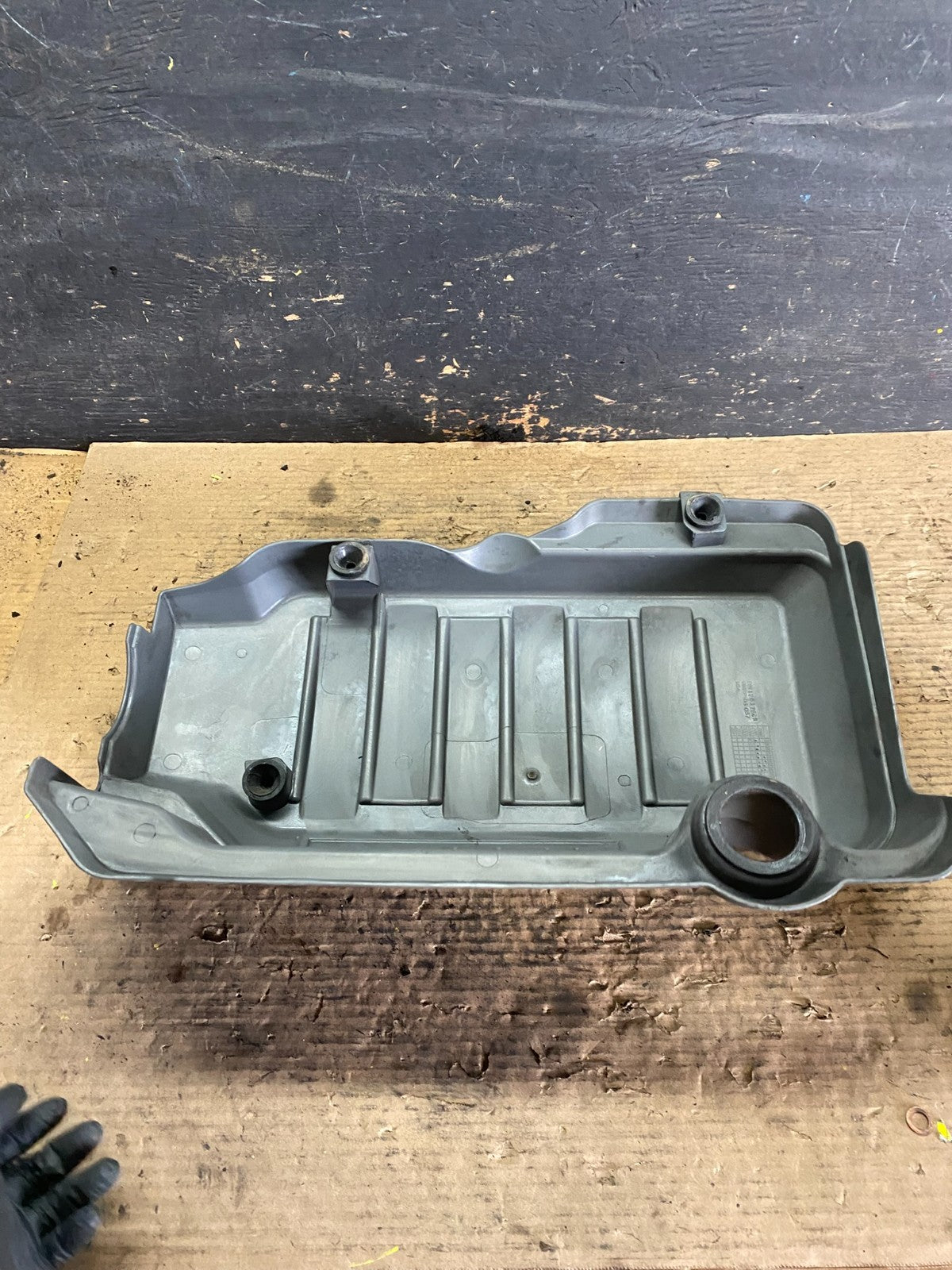 2007 to 2008 GMC Acadia 3.6L VVT Engine Cover Shield OEM s5940 DG5