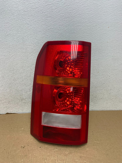 2005 - 2009 Land Rover LR3 Left Driver LH Side Tail Light af7362 DG0