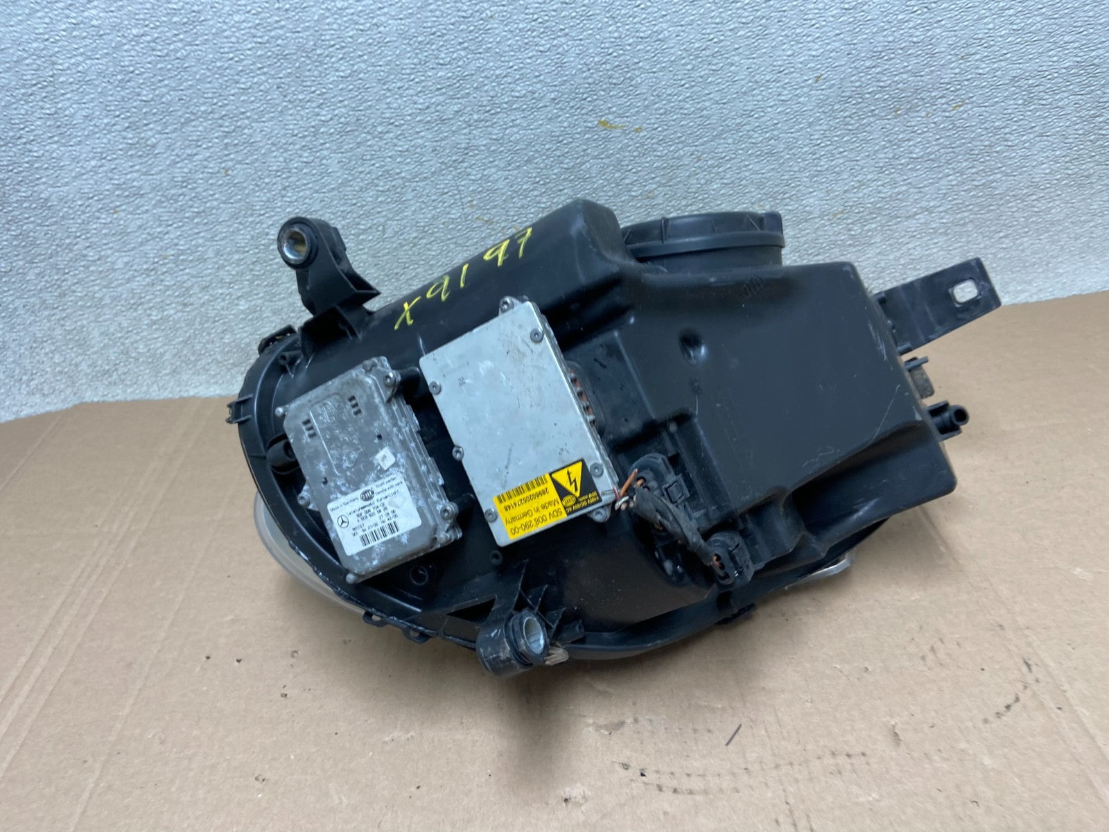 Xenon HID 2006 2010 Mercedes W251 R-Class Right Passenger Headlight OEM X9197 DW10