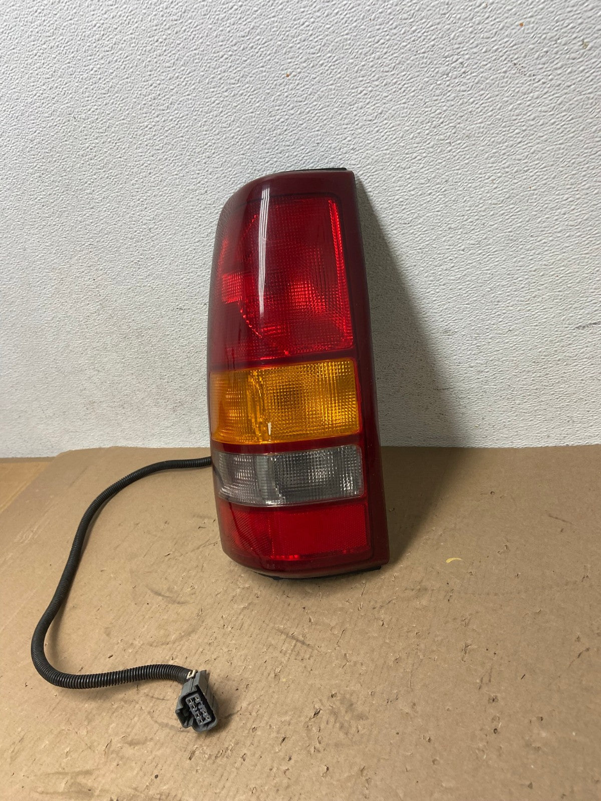 1999-2002 Chevrolet Silverado 1500 Left Driver Lh Side Tail light AD7782 LK1