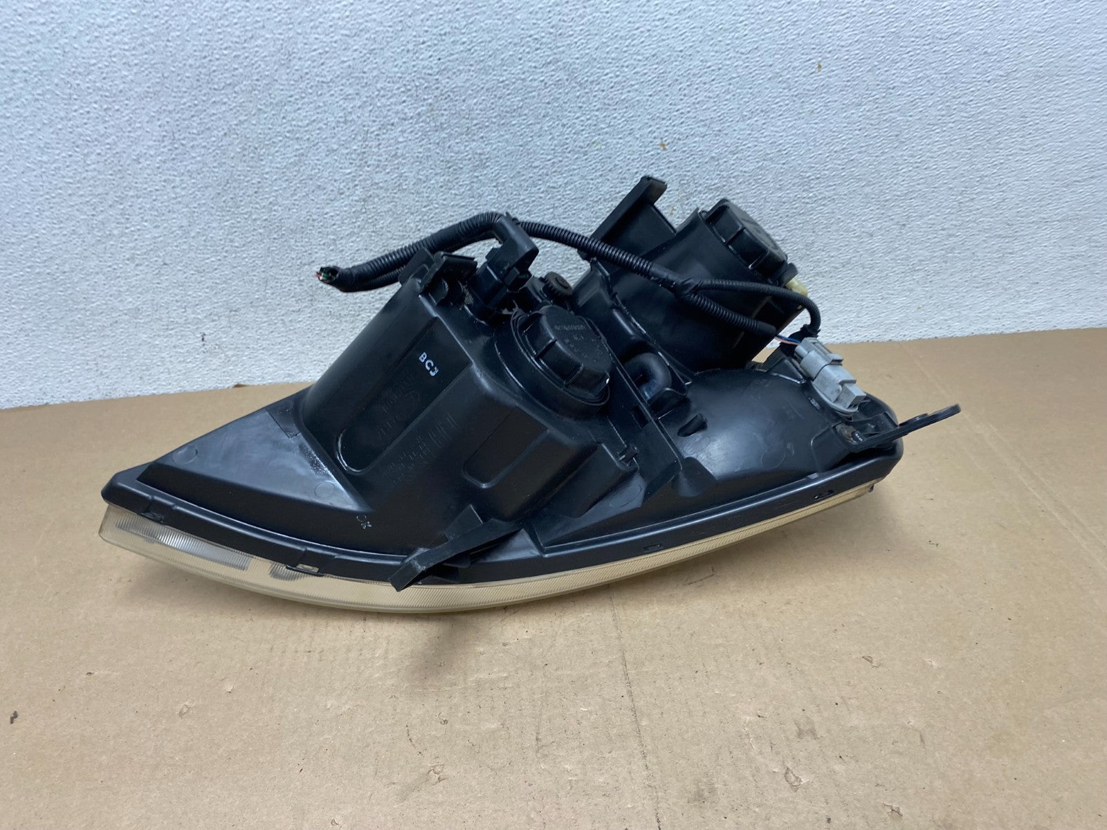 2008-2012 Kia Sedona Left Driver Lh Side Headlight Halogen AG4613 DW5