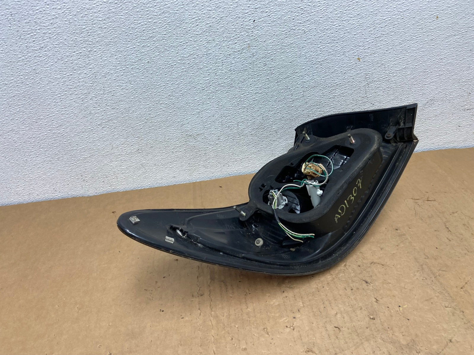 2002 to 2004 Lexus ES300 ES330 Right Passenger Side Tail Light AD1307 LK8
