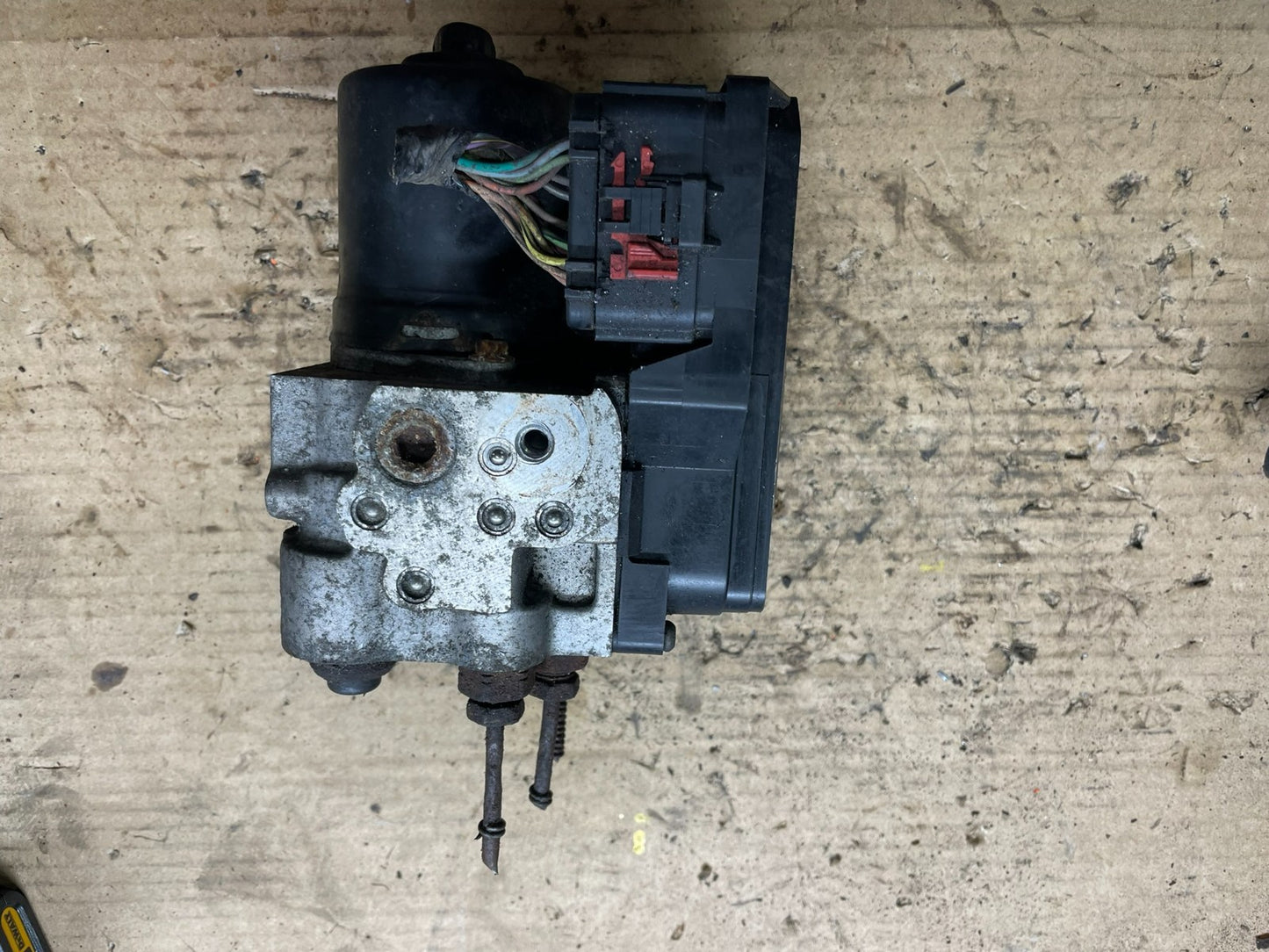 1999 - 2001 Ford E350 Van  ABS Anti Lock Brake Pump Module Oem o8582 DG1