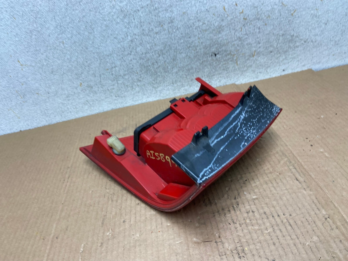 2002-2005 Mercedes ML 350 Ml-Class Right Passenger Rh Side Tail Light AI5894 LK4