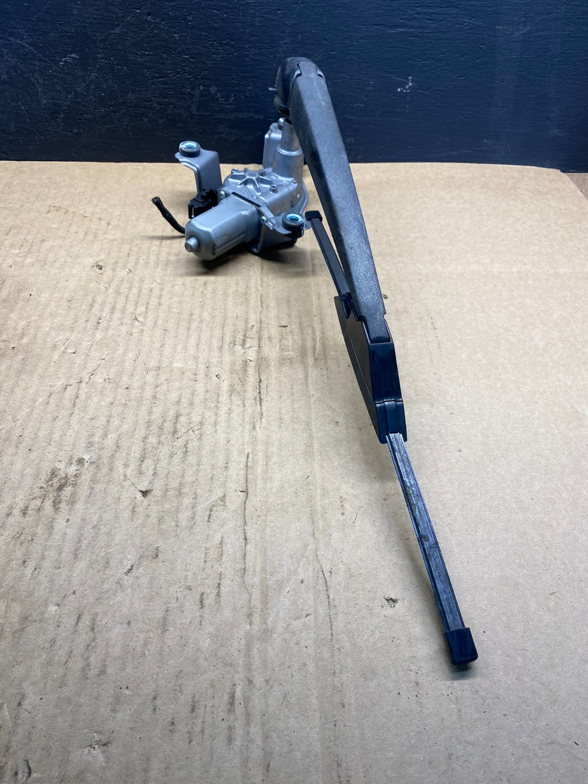 2014-2018 Jeep Cherokee Tailgate Back Door Rear Wiper Motor Wiper ac7852 DG2