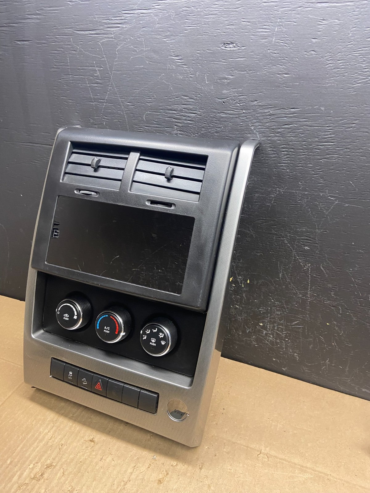 2008 to 2012 Jeep Liberty Dash Climate Temperature Control Radio Bezel AB9777 DG1