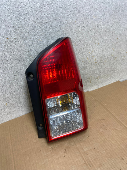 2005 to 2012 Nissan Pathfinder Right Passenger RH Side Tail Light AI5736 LK2