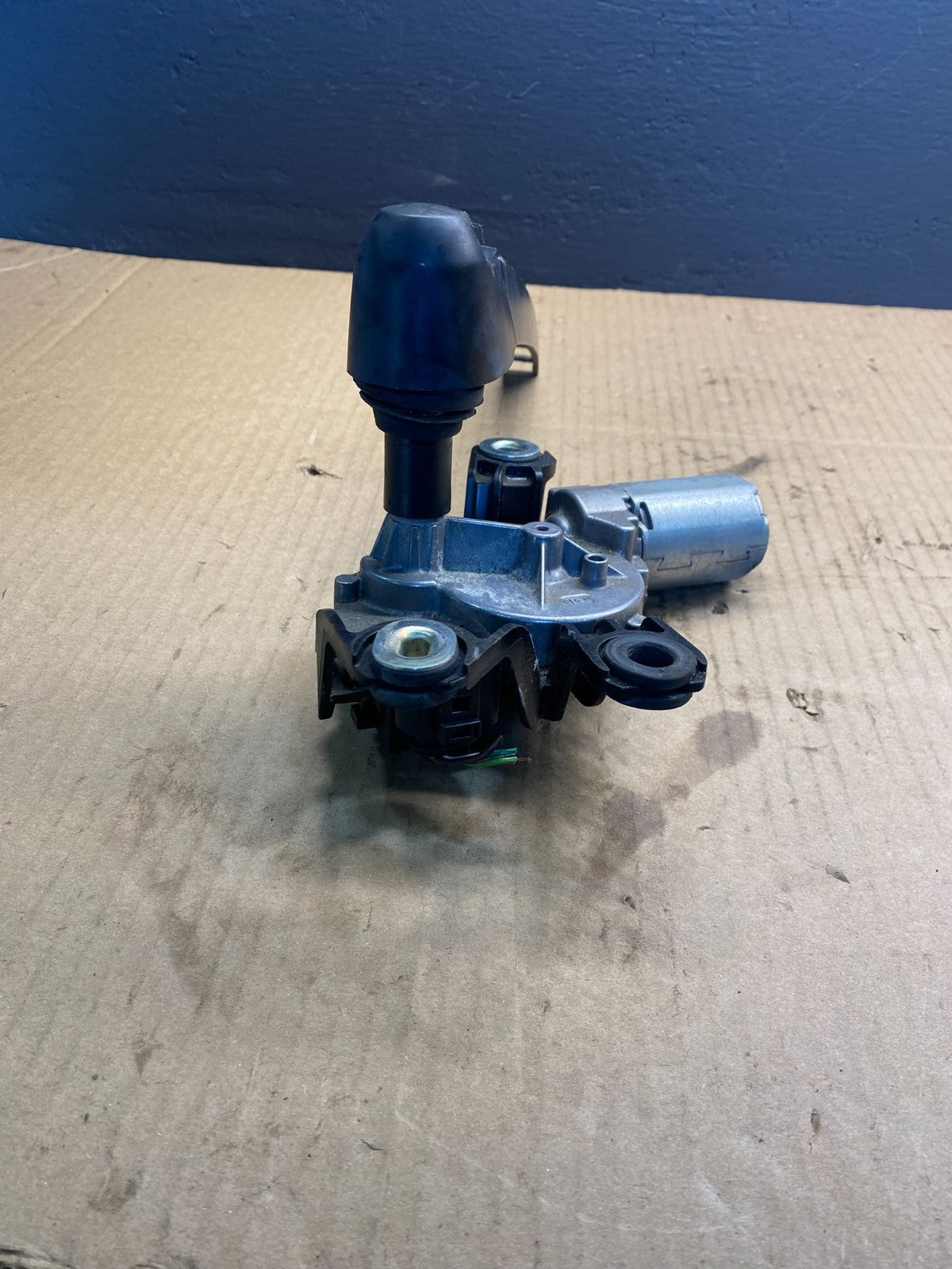 2011 to 2013 Volkswagen Jetta Rear Windshield Wiper Motor OEM AB4190 DG4