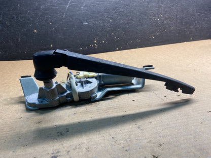 2005 to 2009 Subaru Legacy Outback Rear Windshield Wiper Motor AA06533