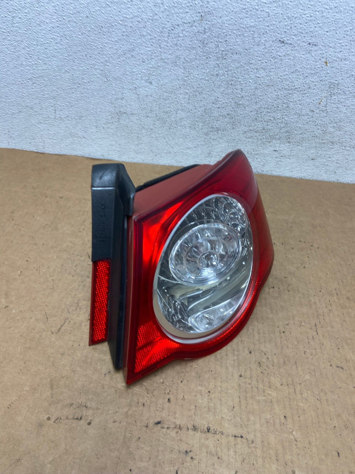 2006 to 2010 Volkswagen Passat Sedan Right Passenger Tail Light AD4746 LK2