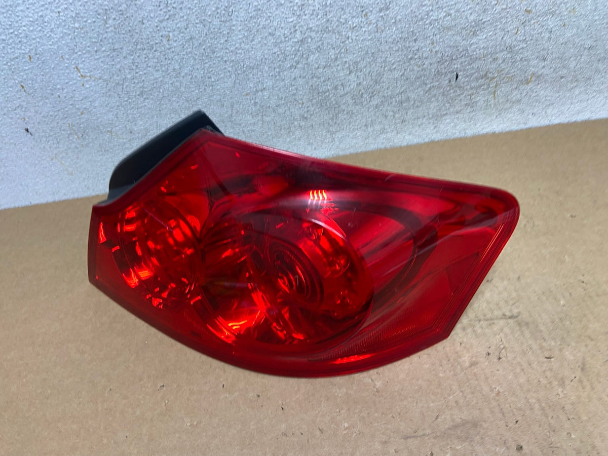 2007 to 2013 Infiniti G35 G37 Sedan Right Passenger Rh Tail Light AI3332 LK1