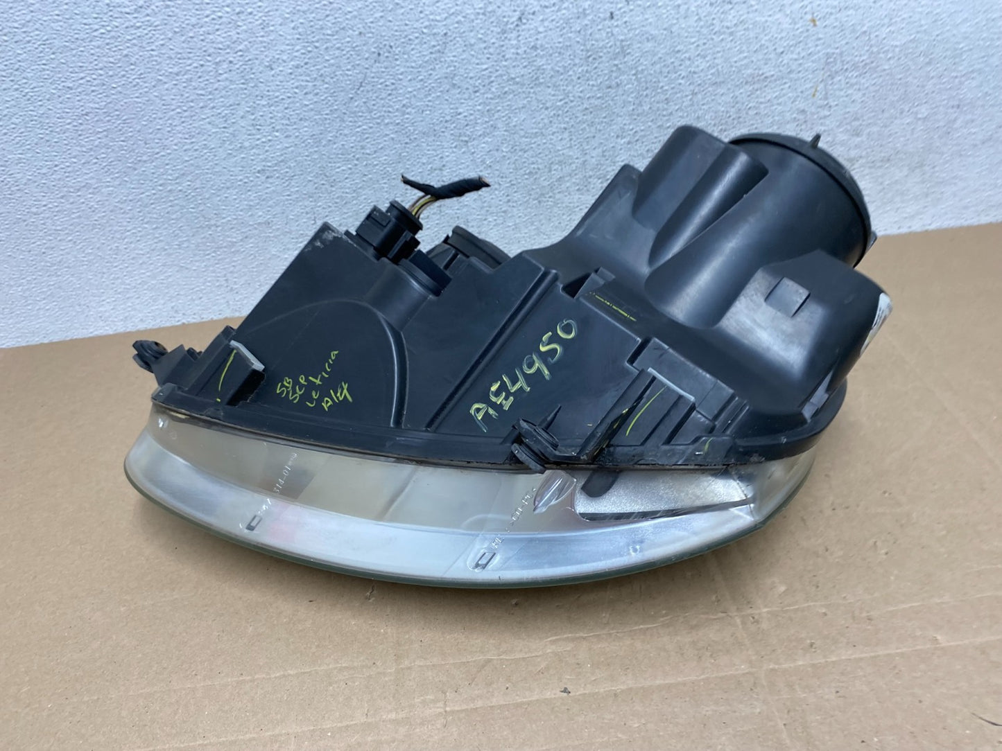 2005 - 2010 Volkswagen Jetta Right Passenger RH Side Headlight Halogen AE4950 DW7
