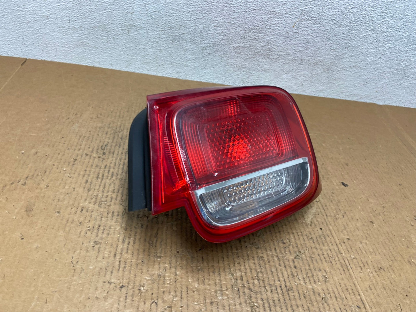 No Led Trim 2013-2015 Chevrolet Malibu Right Passenger Side Tail Light AE1638 LK2