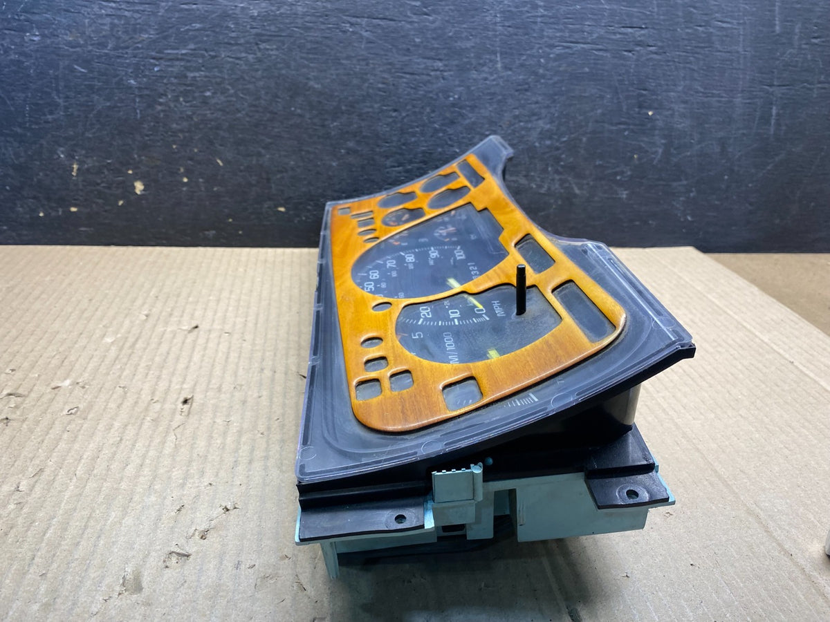 2009 to 2010 Mercury Marquis Speedometer Cluster Gauge AI4901 DG1