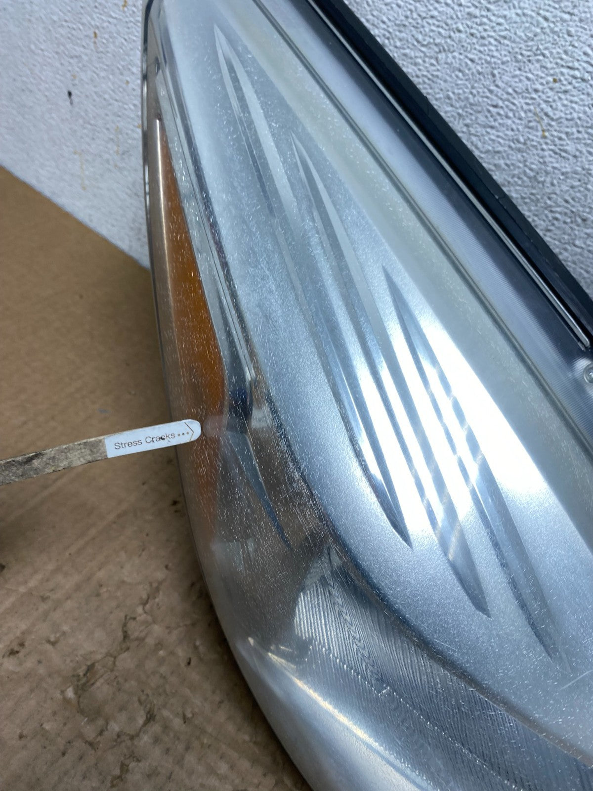 2013 - 2016 Ford Escape Headlight Right Passenger RH Side Halogen AI5463 DW4