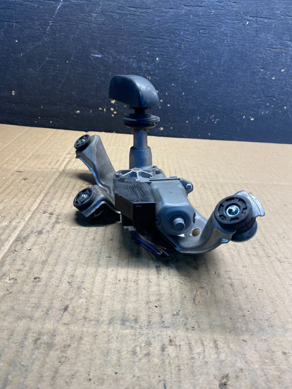 2012 to 2017 Toyota Prius V Rear Wiper Windshield Motor aa7774 DG3