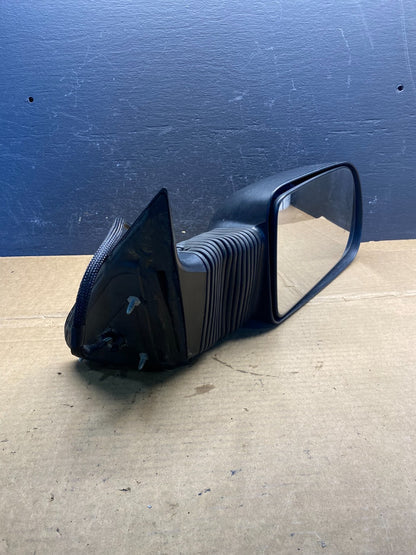 2003 to 2007 Chevy Silverado/GMC RH Extending Tow Mirror w Turn Signal AD336911