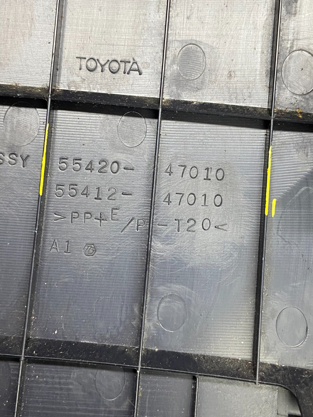 2004 to 2009 Toyota Prius Center Console Storage Trim Bezel t9255 DG7
