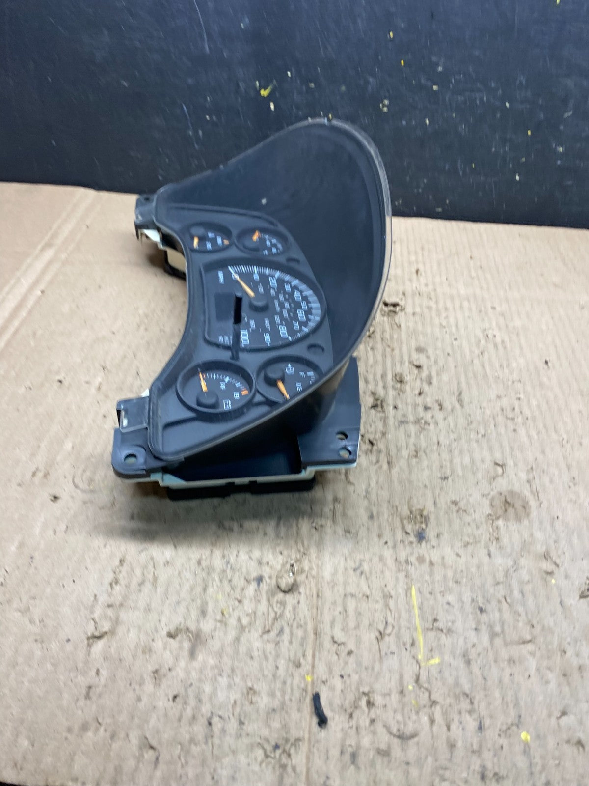 2004 to 2007 Chevrolet Express Speedometer Cluster Gauge OEM P1862 DG2
