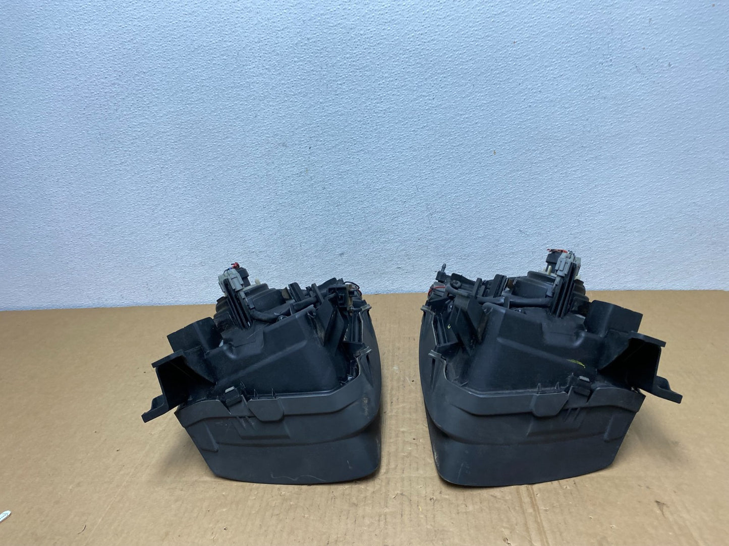 2002 2003 2004 Nissan Xterra Left+Right Side Headlights AC7618 DW9