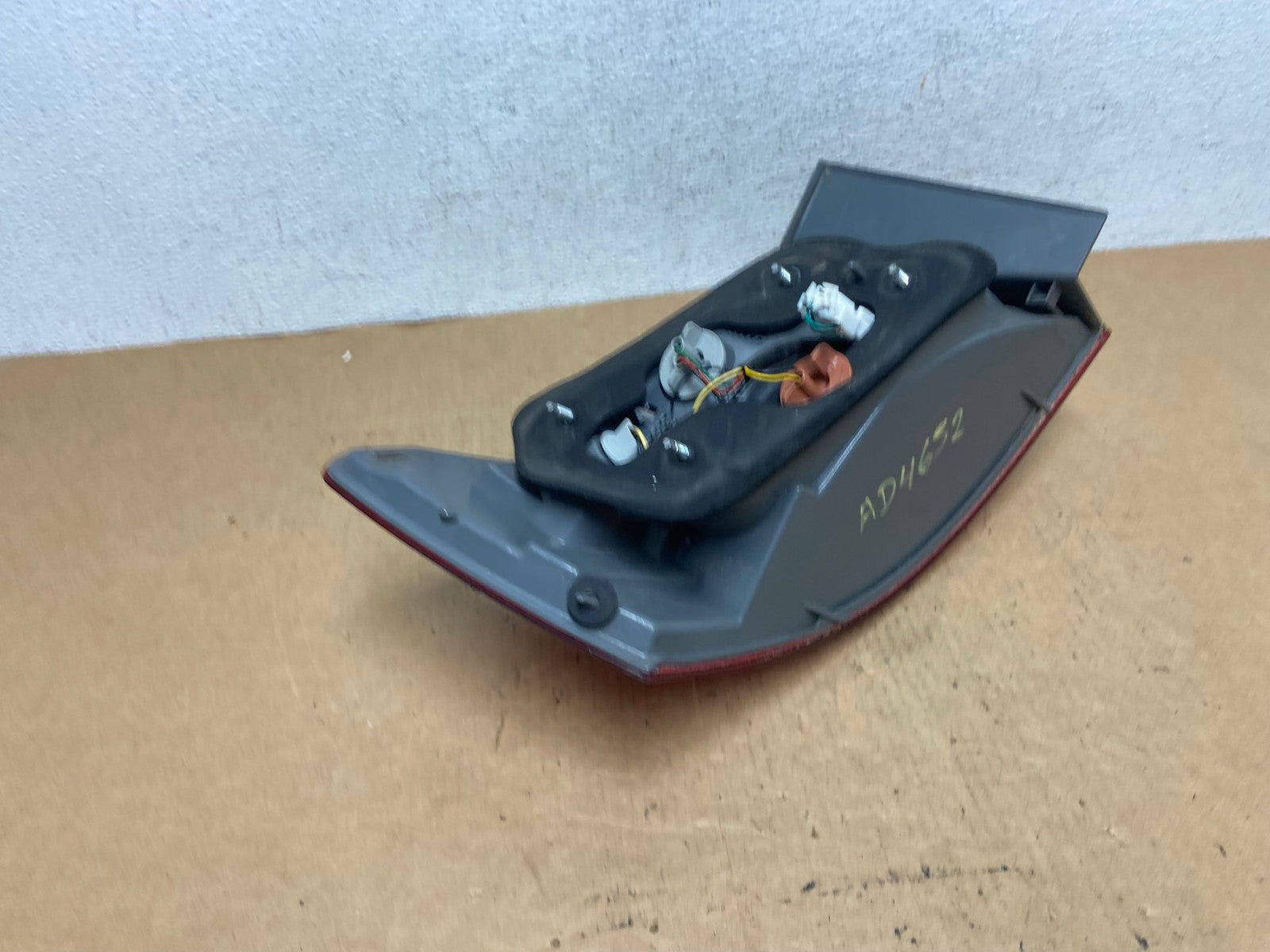 2009 to 2010 Hyundai Sonata Right Passenger Side Tail Light AD4652 LK4