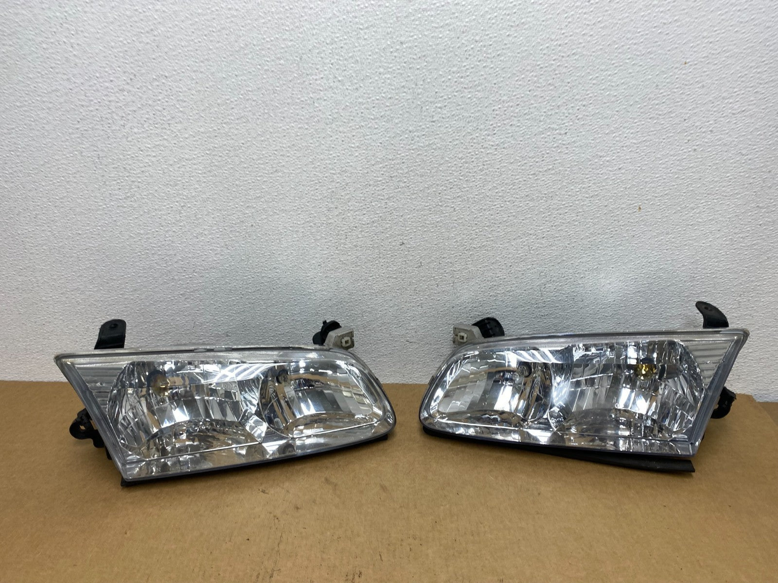 2000 to 2001 Toyota Camry Front Left+Right Side Headlights AC1734 DW0