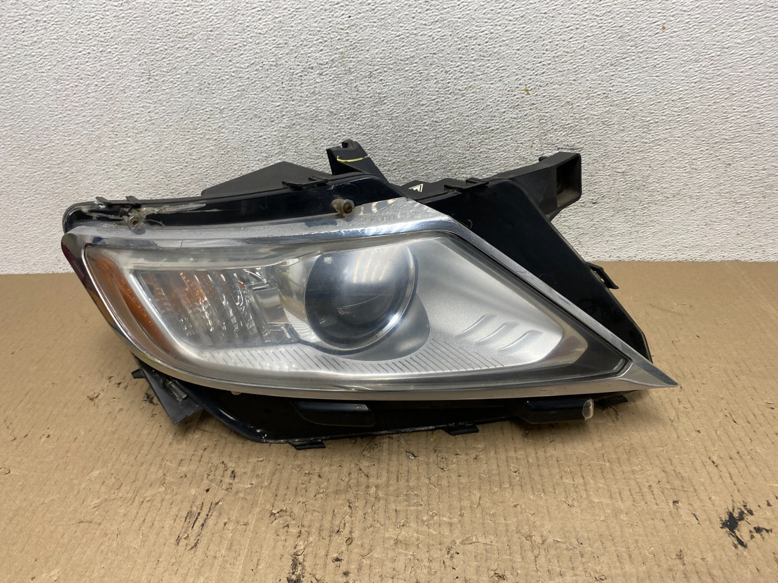 Xenon 2011 to 2015 Lincoln MKX Headlight Right Passenger RH Side AF6061 DW0