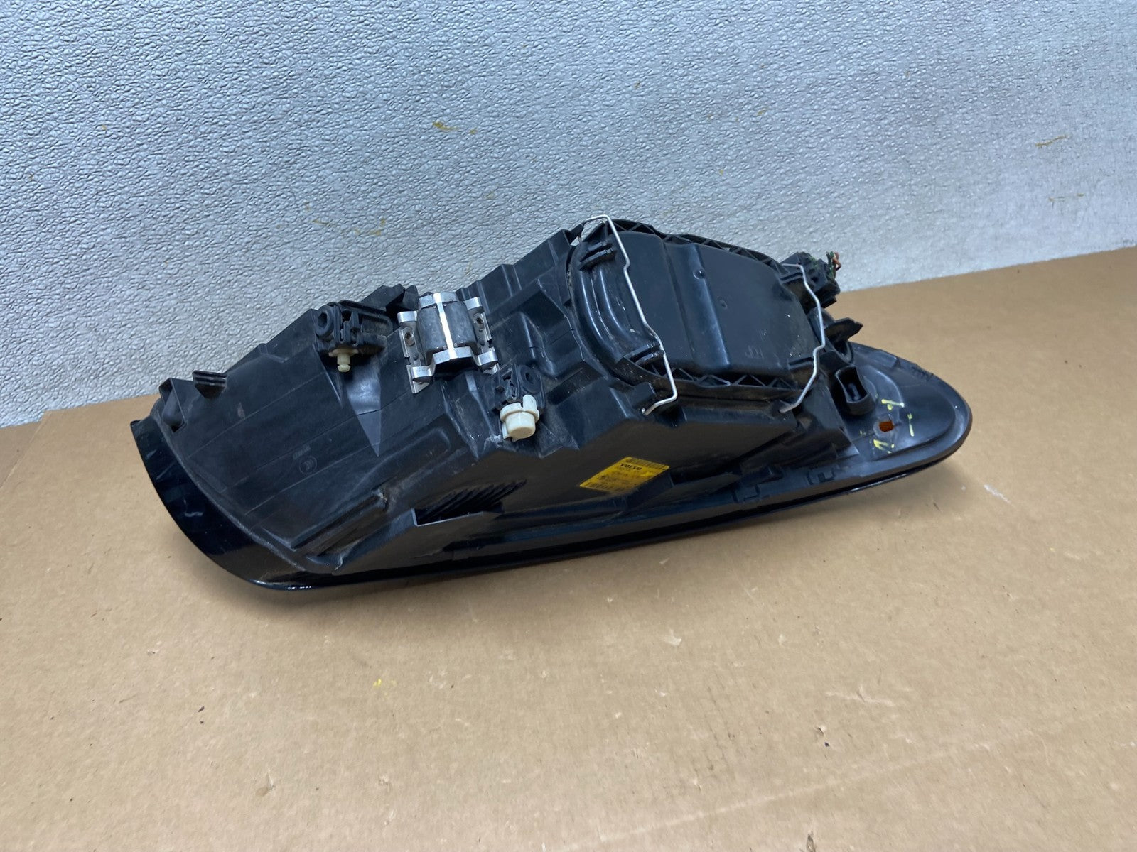 2007-2010 Volvo C30 Left Driver LH Side Headlight Z6625 DW6