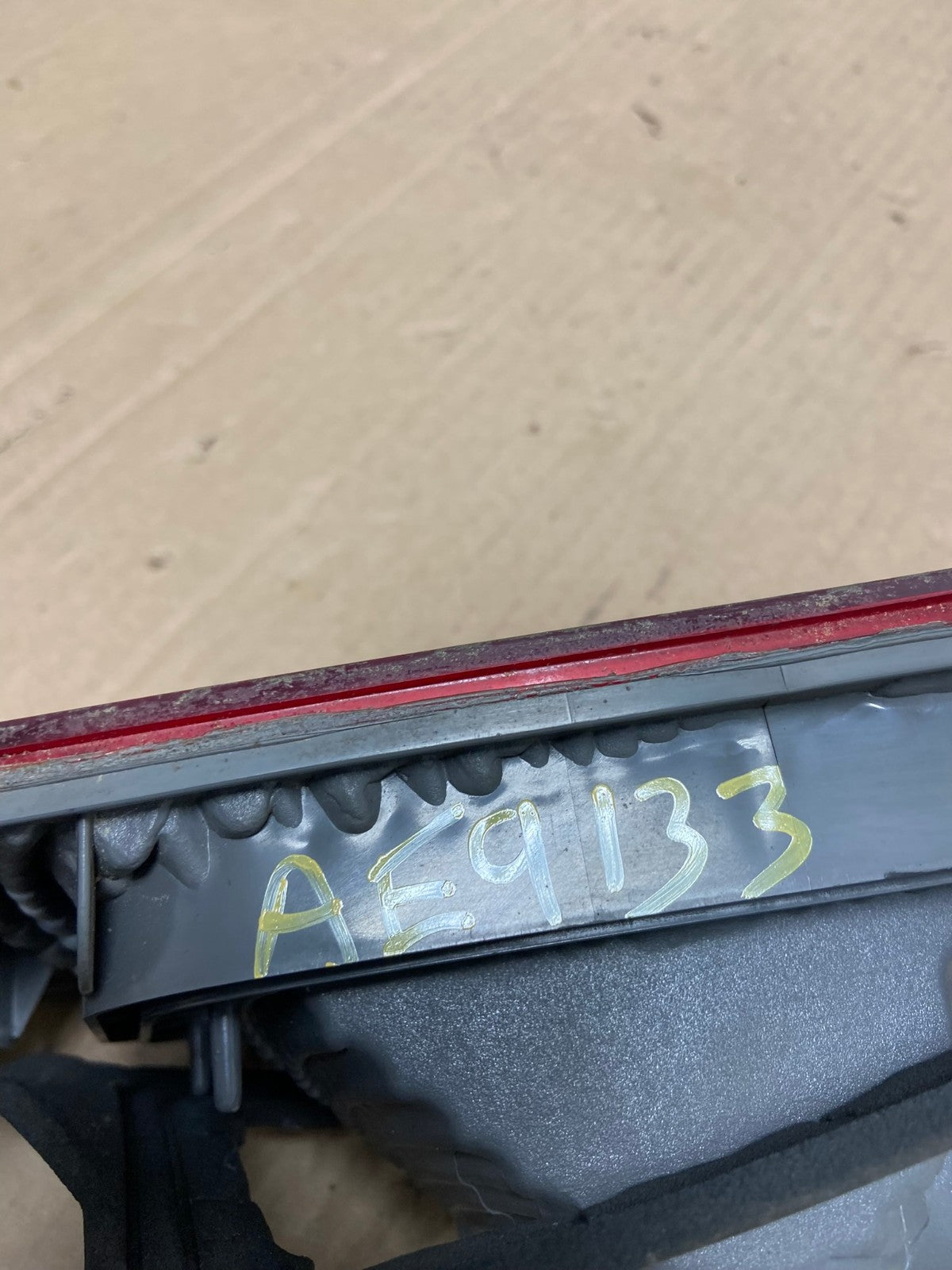 2000-2001 Toyota Camry Tail Light Left Driver LH Side Inner AE9133 LK6