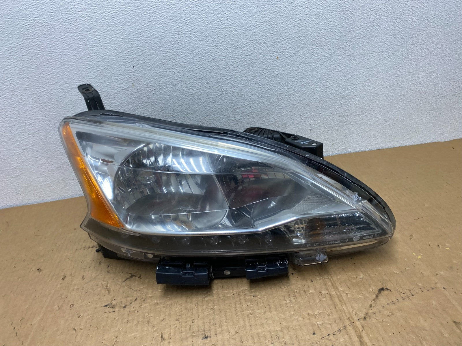 2013 - 2015 Nissan Sentra W/LED Halogen Right Passenger Headlight AC8149 DW0