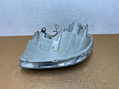 2002-2005 Hyundai Sonata Right Passenger Headlight Halogen AE1605 DW8