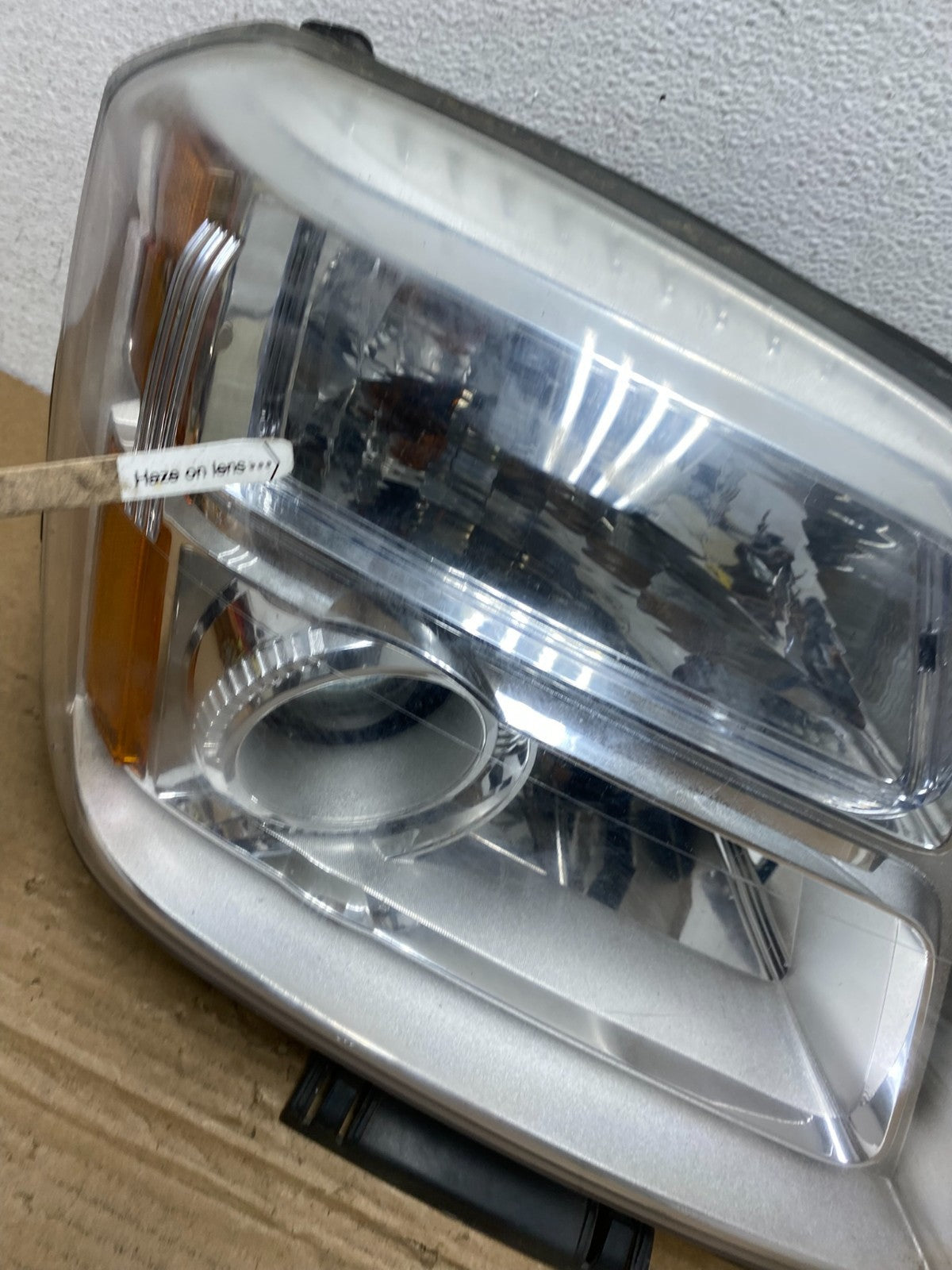 2010 to 2015 GMC Terrain Halogen Passenger Right Rh Side Headlight AD3961 DW4