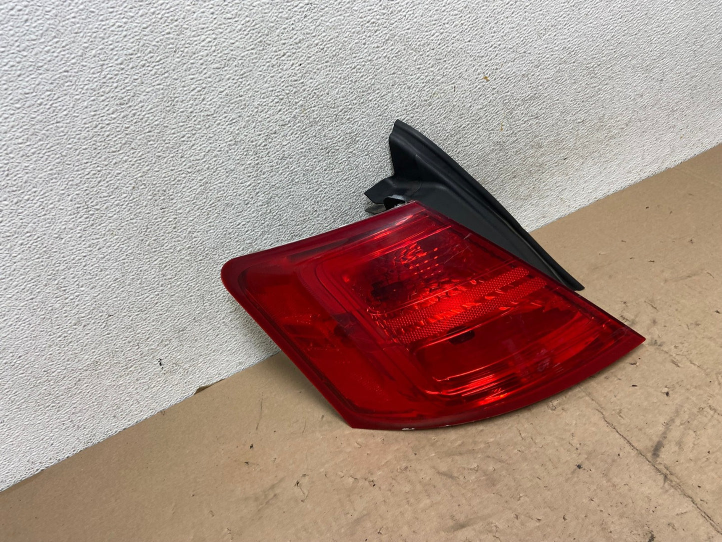 2014 - 2018 Ford Taurus Interceptor Left Driver LH Side Tail Light AG5523 LK2