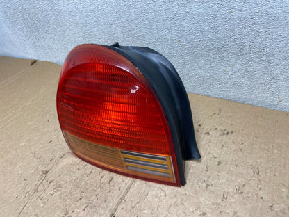 1999 2000 2001 Hyundai Sonata Left Driver Lh Side Tail Light Oem V3783 DW1