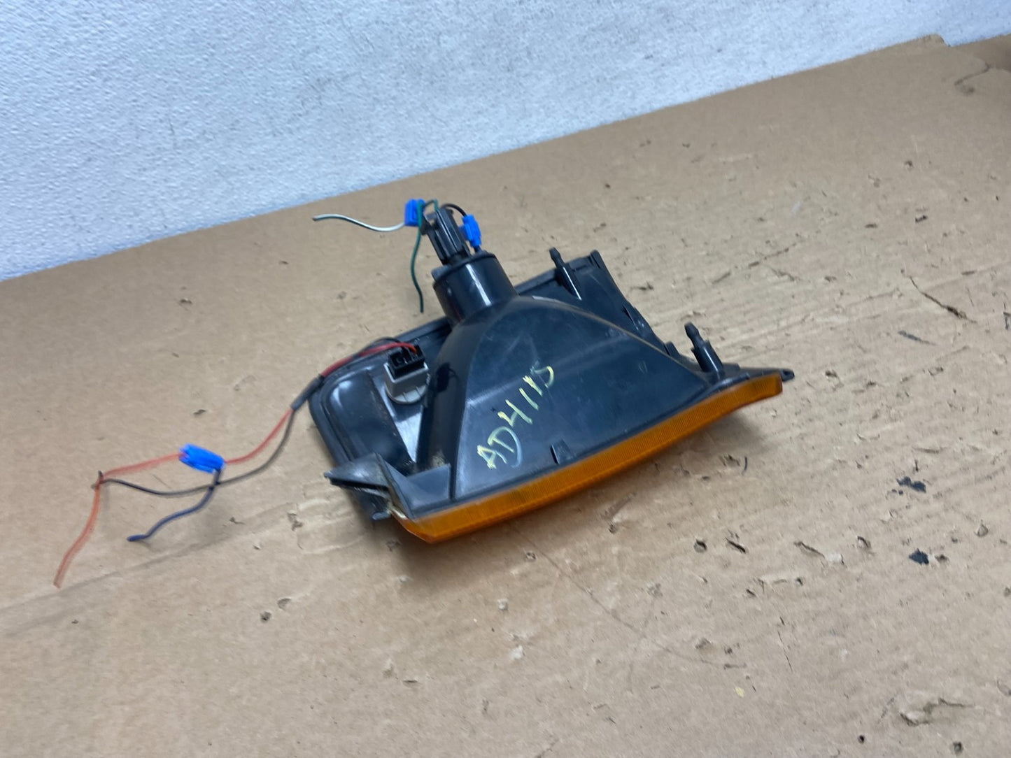 1999-2000 Land Rover Discovery Front Right Passenger Turn Signal Light AD4115 DG8