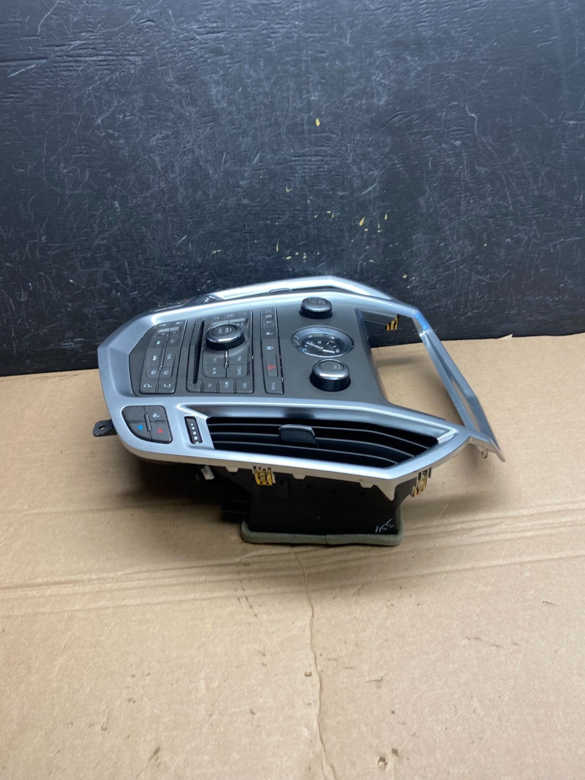 2010 2011 Cadillac SRX A/C Heater Radio Climate Control Panel Bezel OE AF1847 DG2